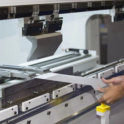 Processamento de flexão de chapas componentes de componente de precisão